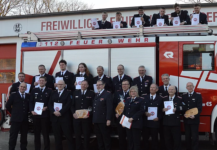 Ehrungen und Beförderungen Jahreshauptversammlung Frewillige Feuerwehr Lägerdorf